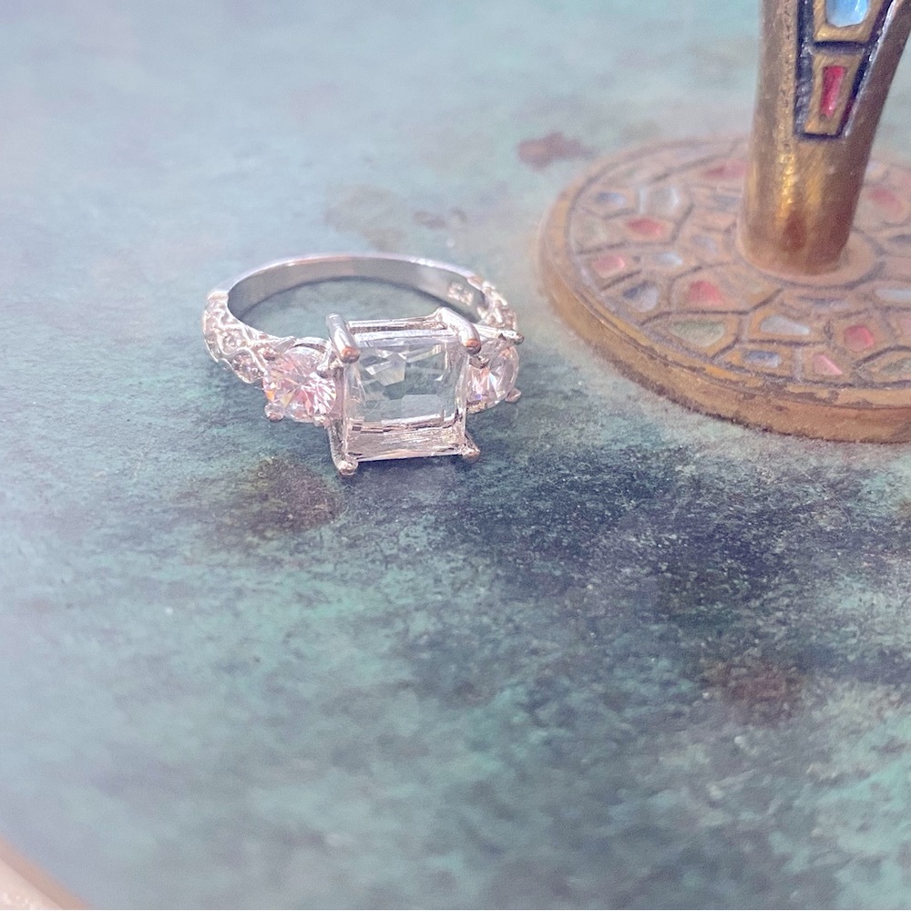 Beautiful crystal gems silver plated ring size 8.5